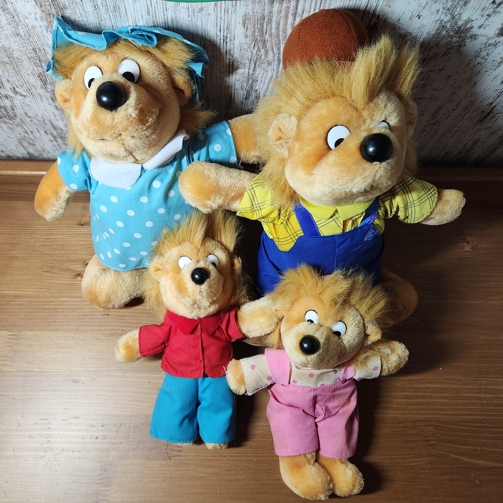 Vintage 1989 Berenstain Bears Family Mama, Papa & Brother, Sister Plush Dolls